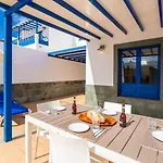 Acomari Villa *
